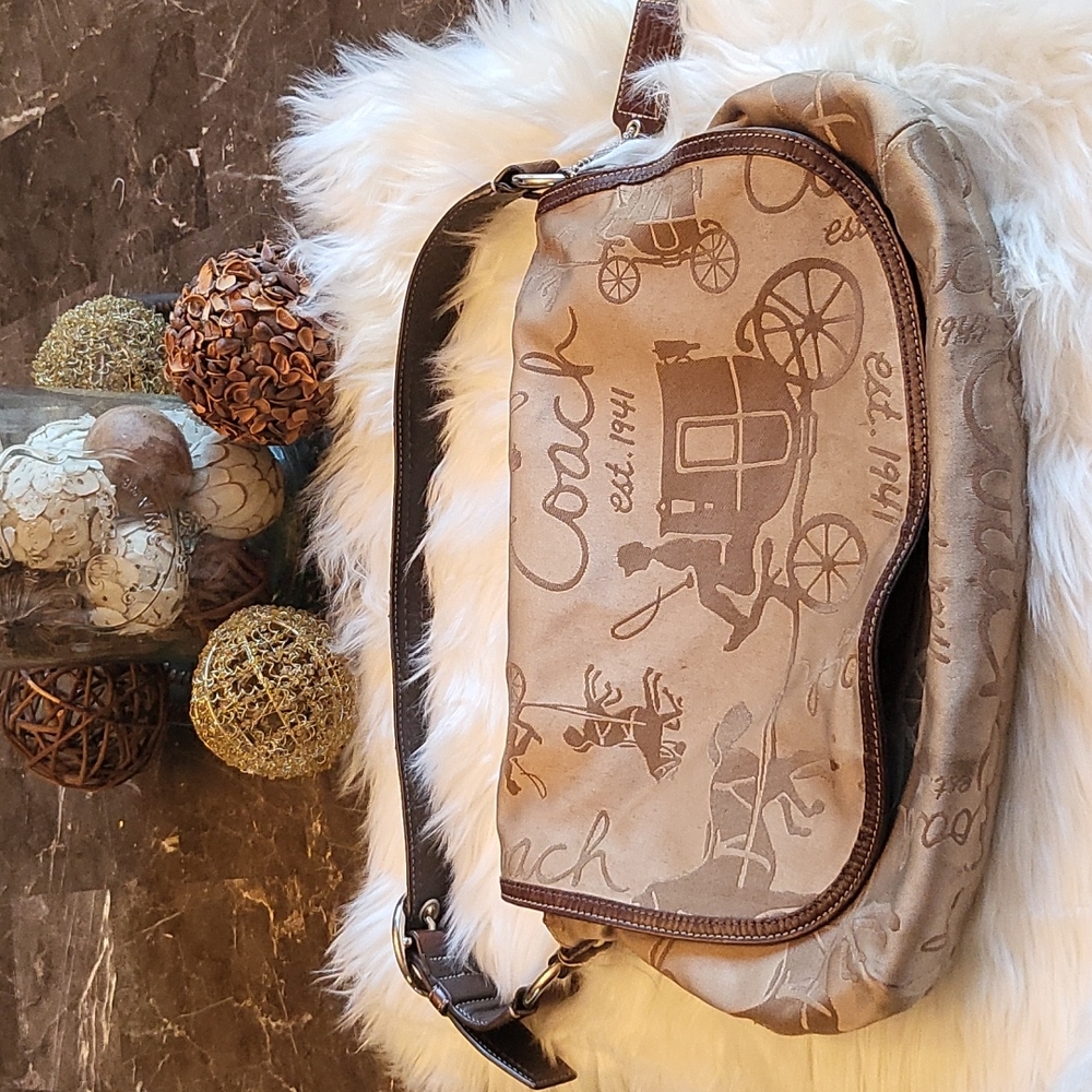 Coach Hobo style bag. Good used condition